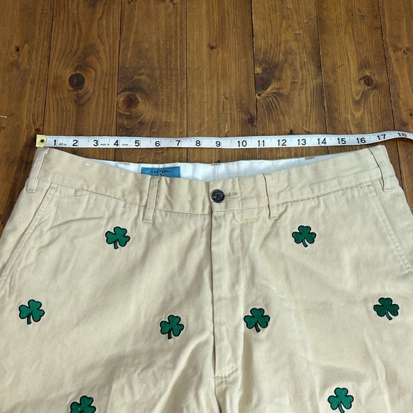 Castaway clothing khaki shorts with embroidered shamrocks size 34 - Picture 5 of 6